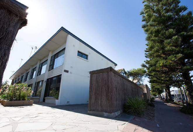 Henley beach hotel