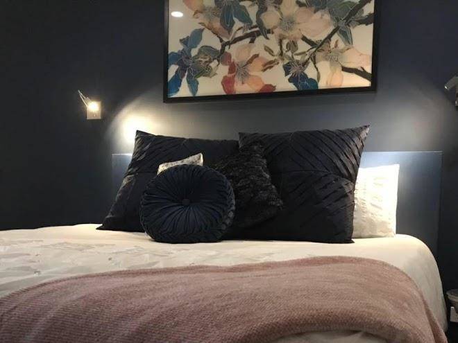 Adagio in auburn