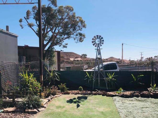 Aussie opal diggers underground