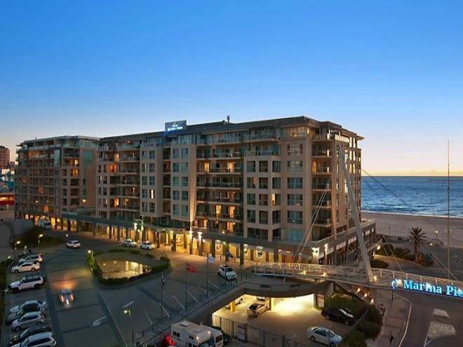 Glenelg pier hotel