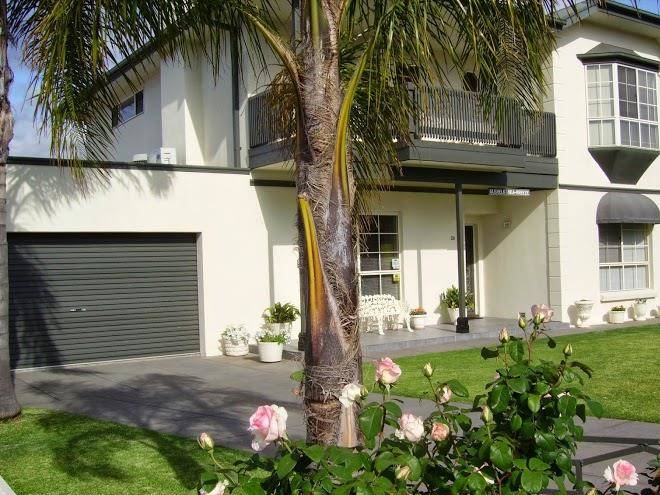 Glenelg Sea Breeze Image