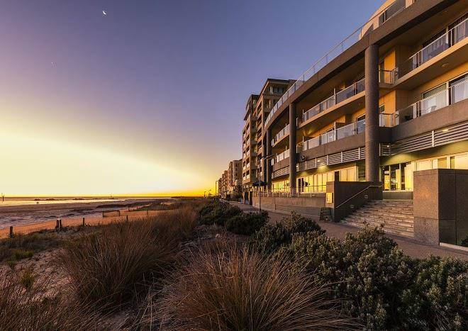 Oaks glenelg plaza pier suites