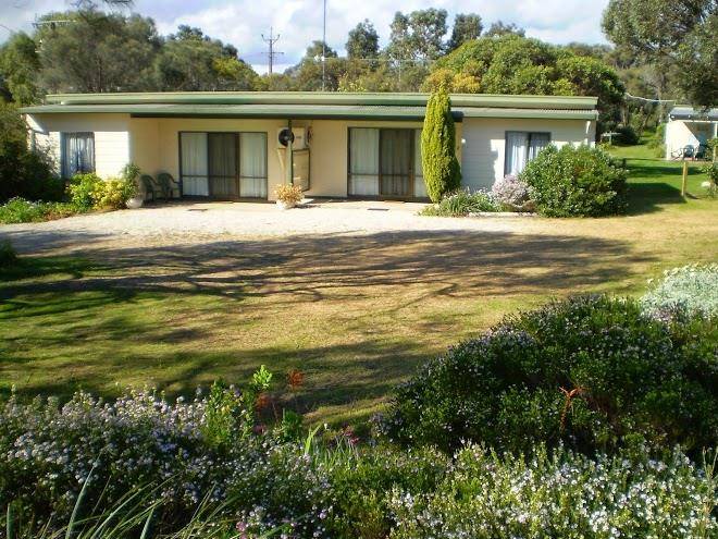 Coffin bay beach units