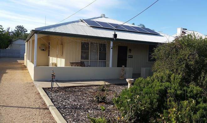 Loxton smiffy's bed and breakfast