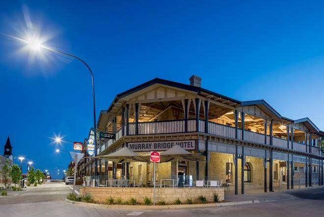 Murray bridge hotel