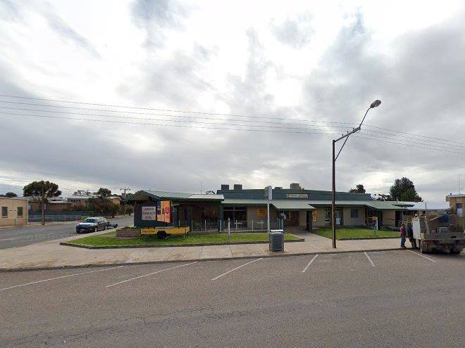Sip'n save lameroo hotel motel