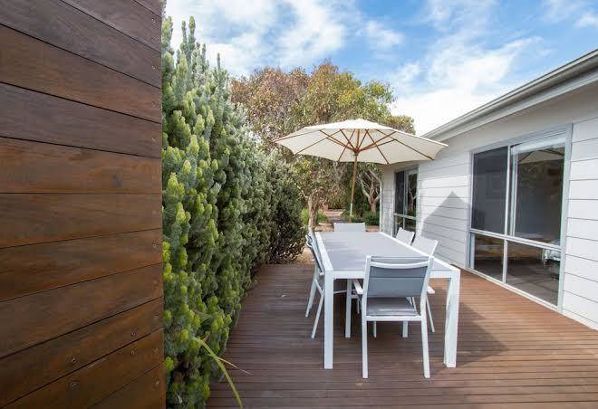 Coorong waterfront retreat