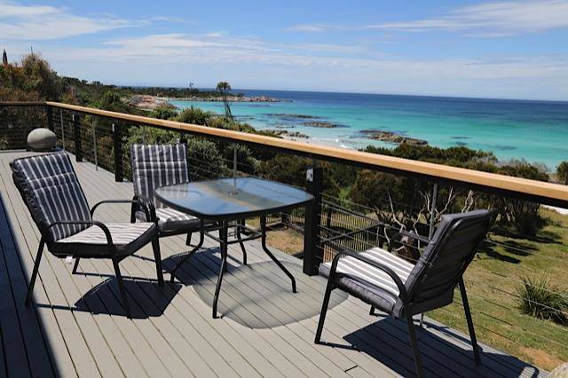 Driftwood bay of fires