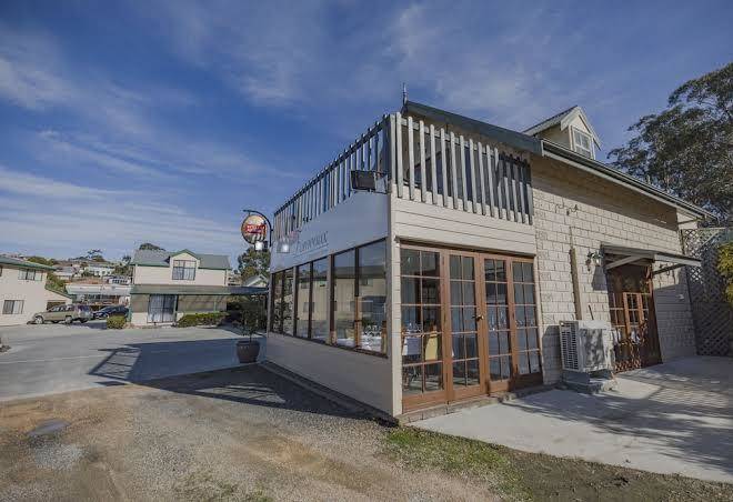 Queechy motel