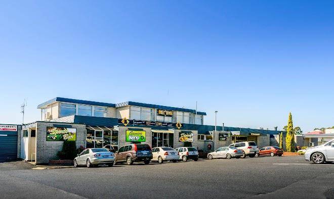 Top Of The Town Hotel Motel Image