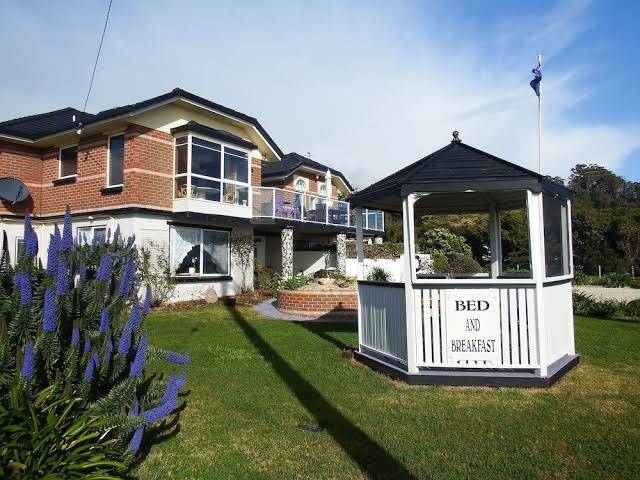 Moonlight bay b&b accommodation