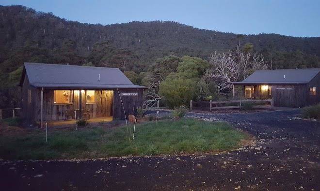 The rustic hut bush retreat