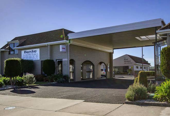 Barclay motor inn