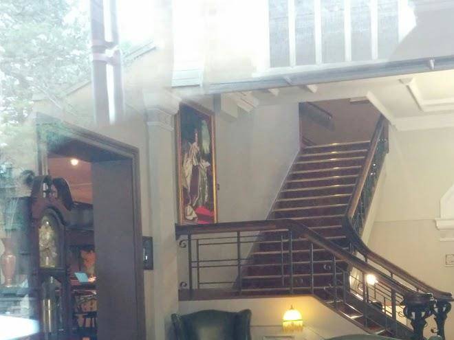Lobby bar hadleys hotel