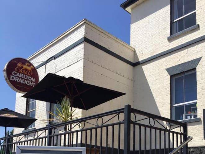 Bush inn pizza deloraine