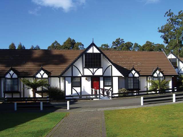 Fox & hounds inn