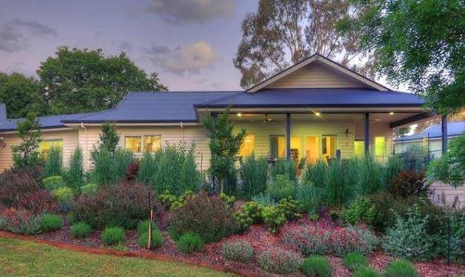 Gg's By The River Image