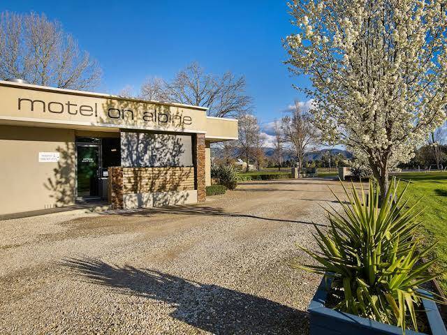 Motel on alpine