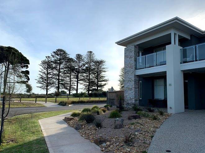 Bunya By The Sea Image