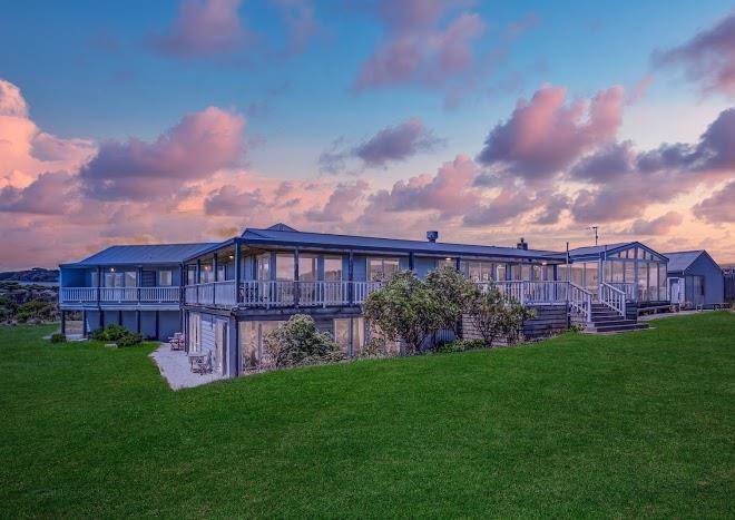 Clifftop boutique accommodation