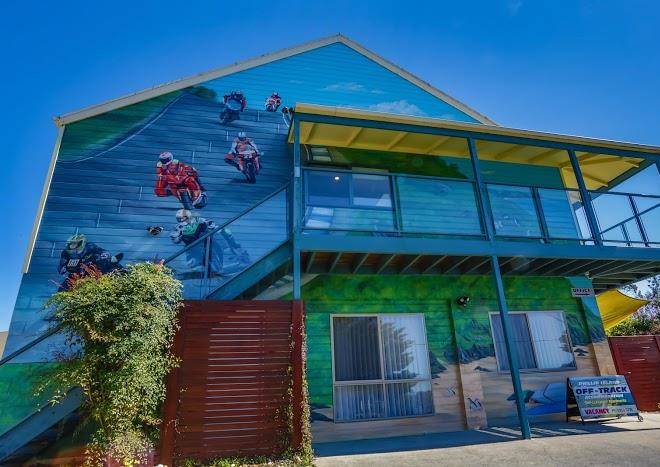 Phillip island off track accommodation