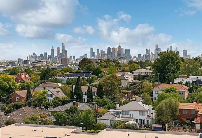Quality suites beaumont kew