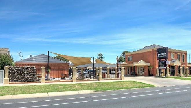 Georgian motor lodge