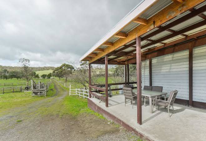 Pakenham ranges