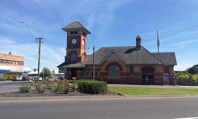 Commercial Hotel Image