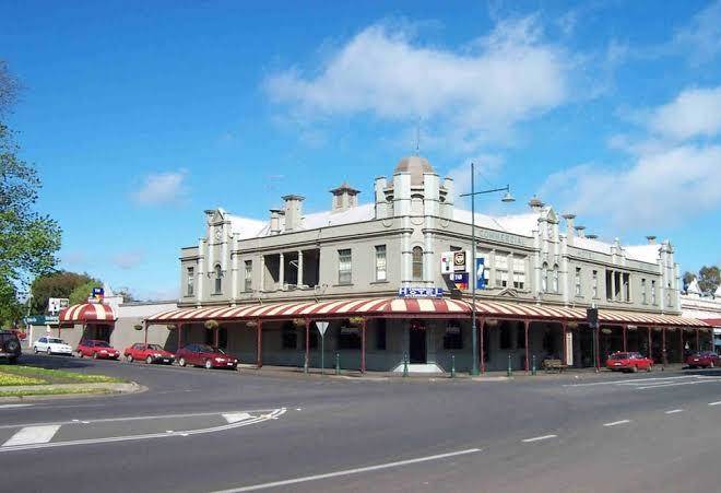 Madden's commercial hotel