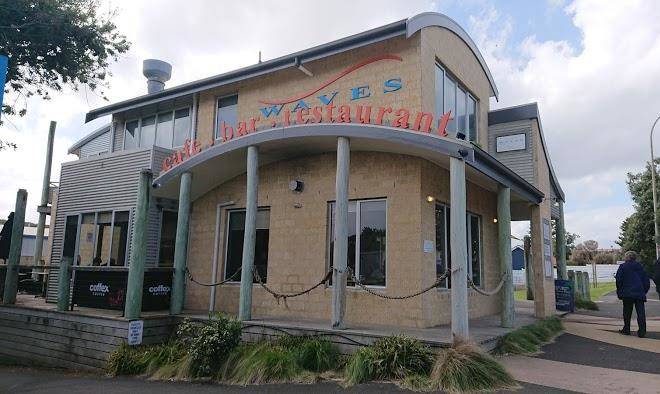 Waves cafe bar and restaurant