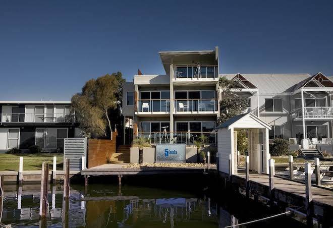 5 Knots Metung Image