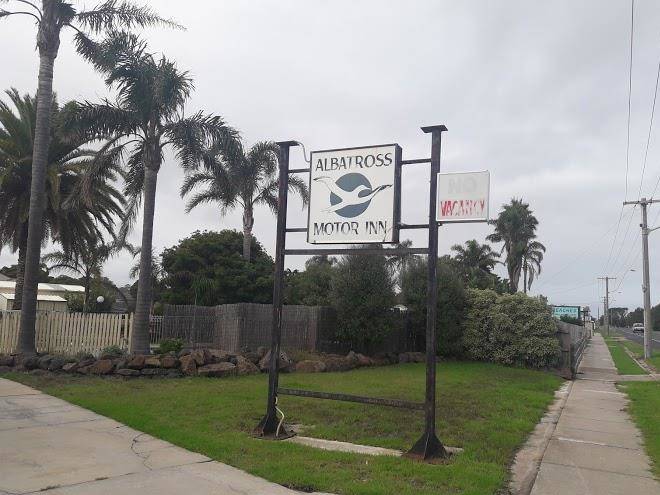 Albatross motor inn