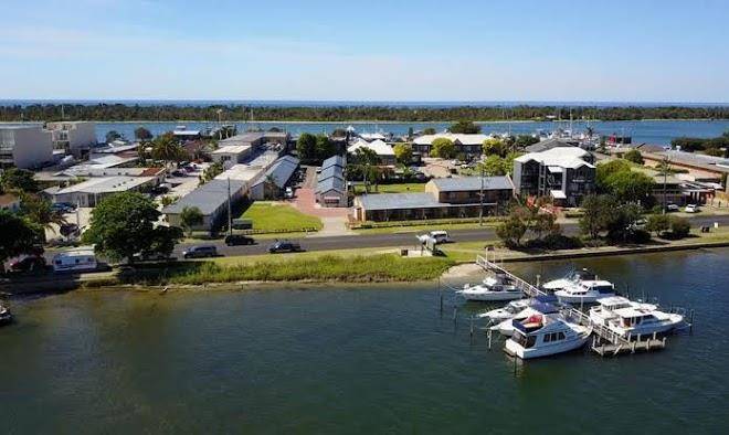 Lakeside motel waterfront