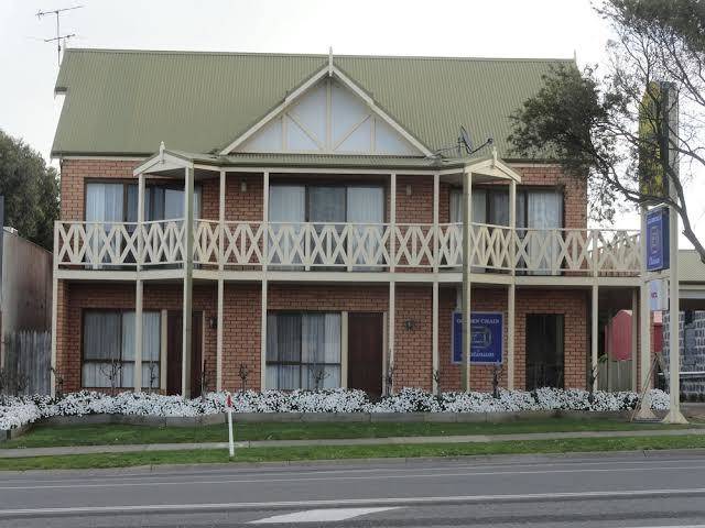 Golden chain victoria lodge motor inn