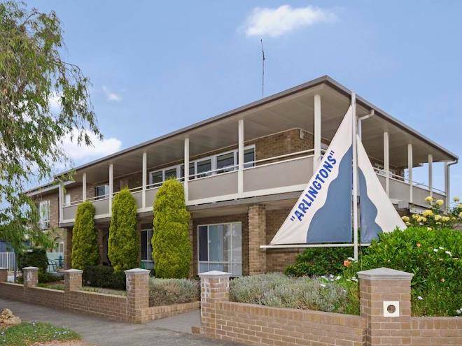 Arlingtons Holiday Accomodation Image