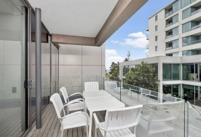 Edgewater 207