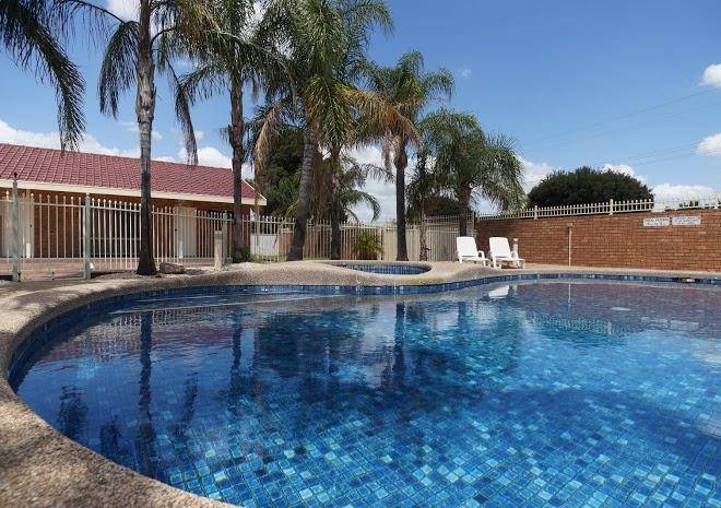 Addison Motor Inn Image