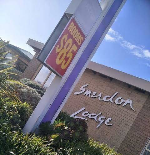 Smerdon lodge motel