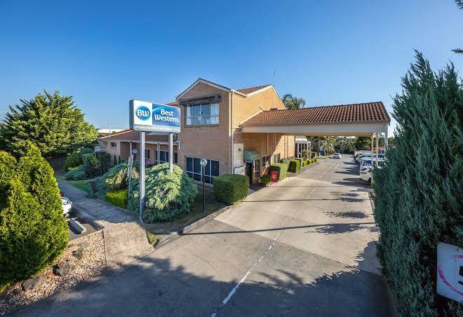 Best western airport motel & convention centre