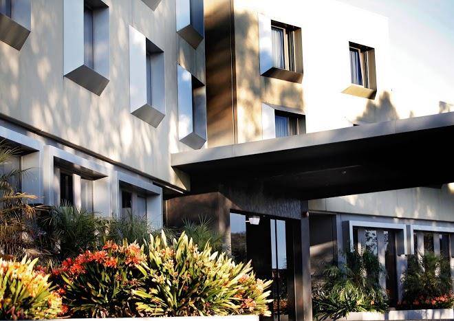 Golden pebble hotel