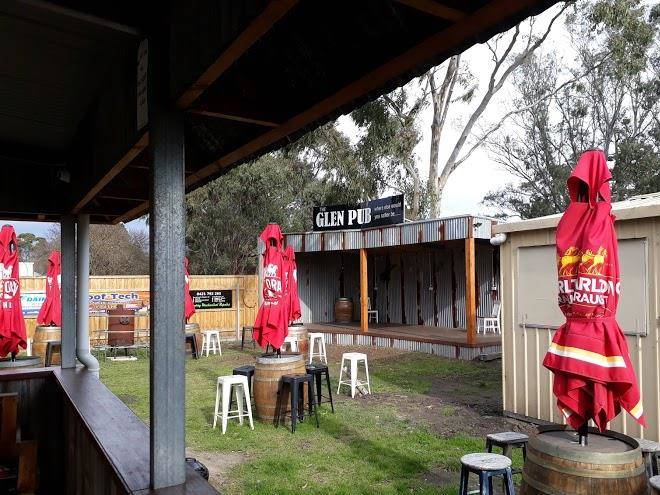 Commercial hotel in glengarry
