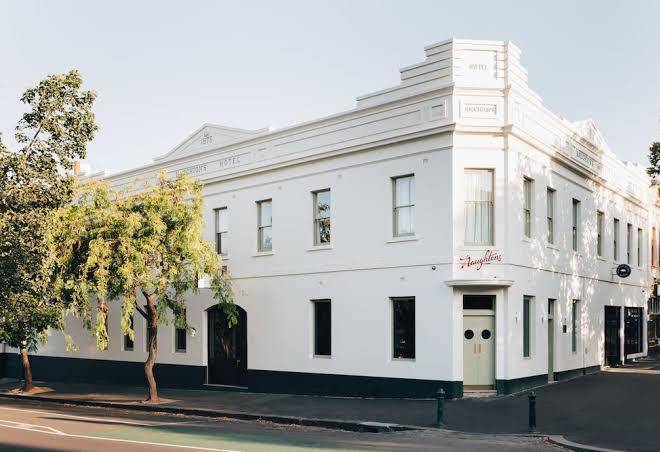 Naughtons hotel