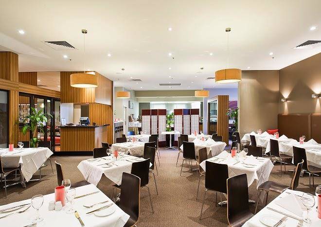 Oaks on market restaurant