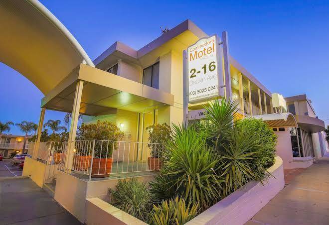 Commodore motel
