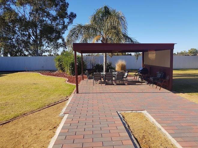 Retreat on deakin