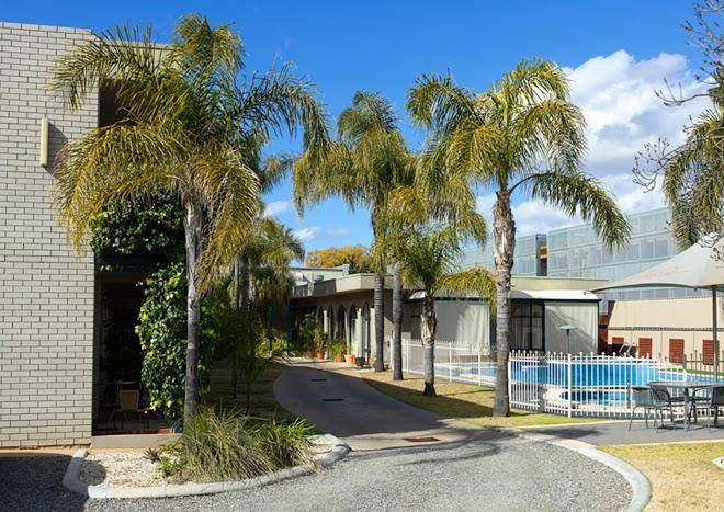 Sandors motor inn