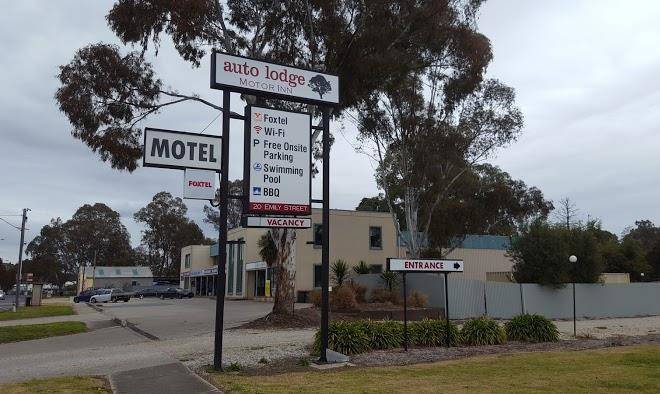 Auto Lodge Motor Inn Image