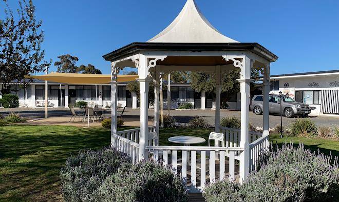Gazebo motor inn