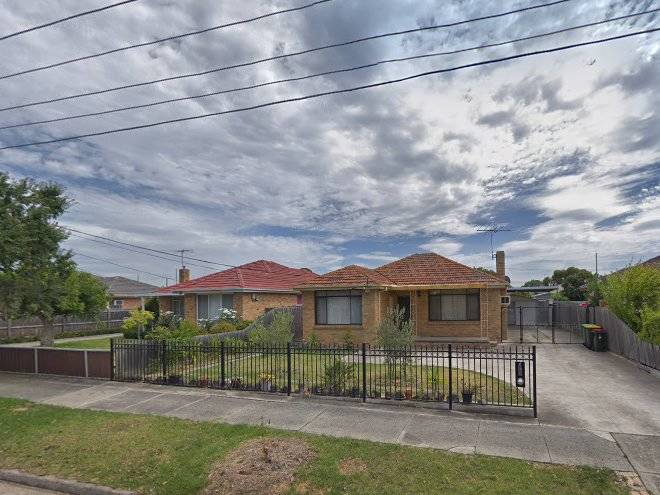 Bungalow close to melbourne airport & cbd
